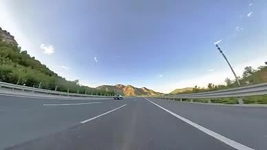 高速公路高速行驶自然风光开车视角跑公路视频的预览图